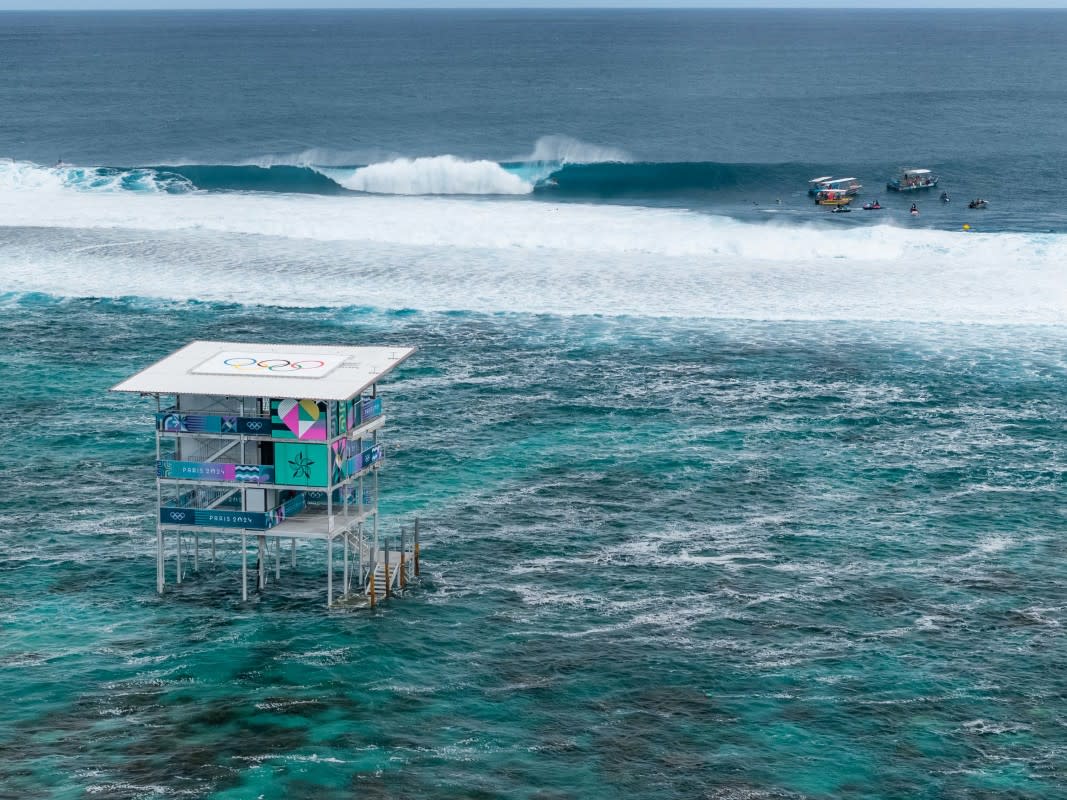 This photo gives a very realistic view at the distance between the surf break, the boats in the channel, and the judging tower. The wave itself is intense and short-lived before the whitewater washes over the shallowest part of the reef - then drops off a few feet into the lagoon.