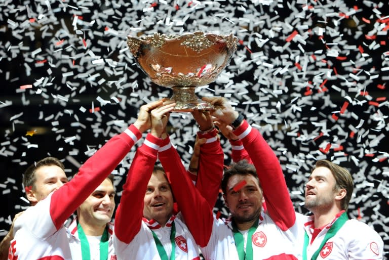La Suisse de Roger Federer et Stan Wawrinka gagnante de la Coupe Davis face à la France, le 23 novembre 2014 à Villeneuve-d’Ascq (photo / AFP).