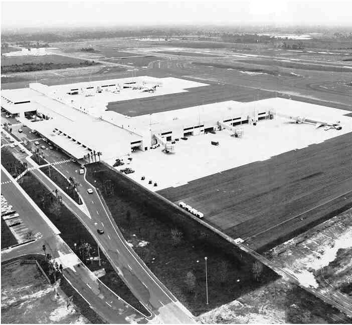 Aerial photo of RSW in Fort Myers in 1983.