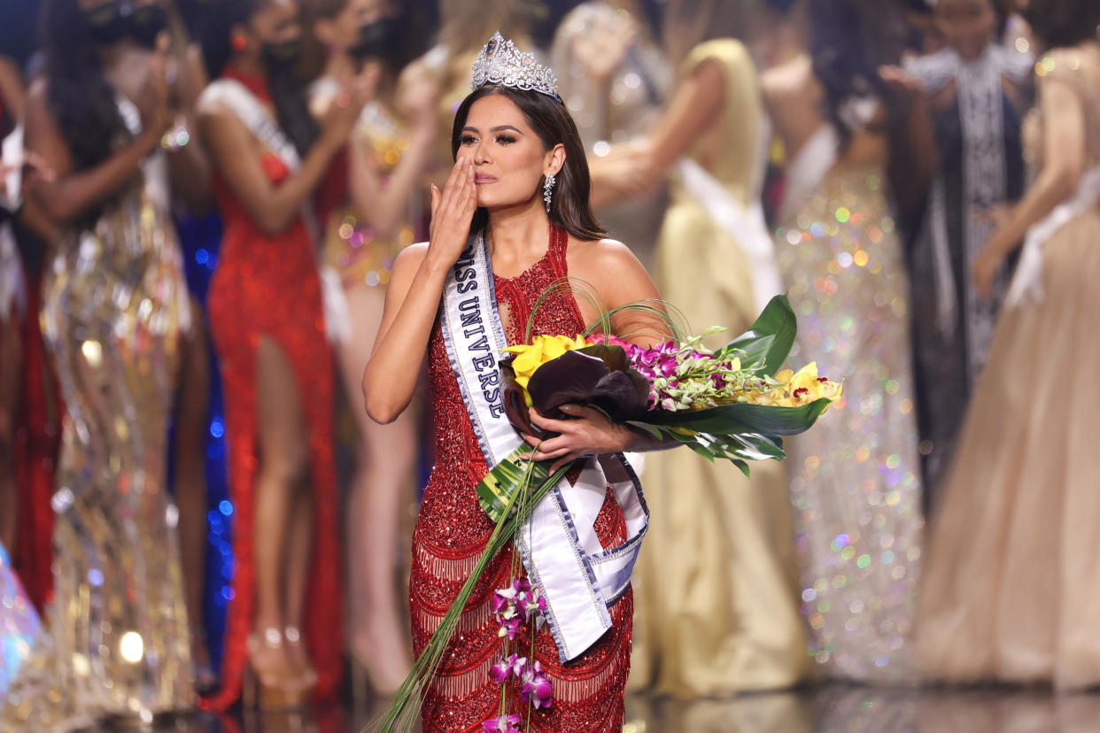 HOLLYWOOD, FLORIDA - MAY 16: Miss Mexico Andrea Meza is crowned Miss Universe 2021 onstage at the Miss Universe 2021 Pageant at Seminole Hard Rock Hotel & Casino on May 16, 2021 in Hollywood, Florida. (Photo by Rodrigo Varela/Getty Images)