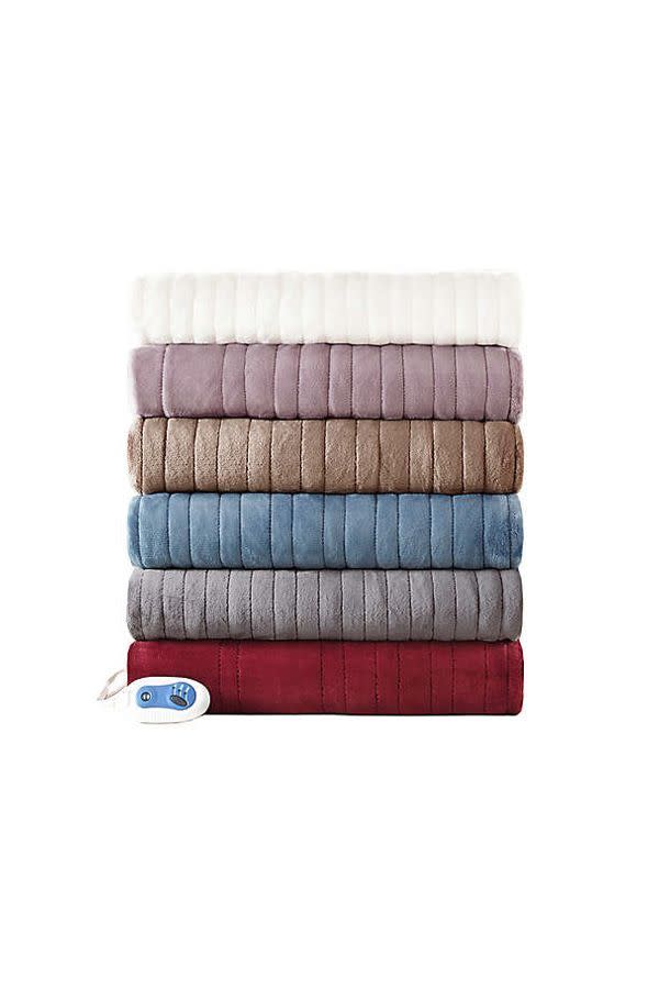 Heated Plush Oversized Solid Throw