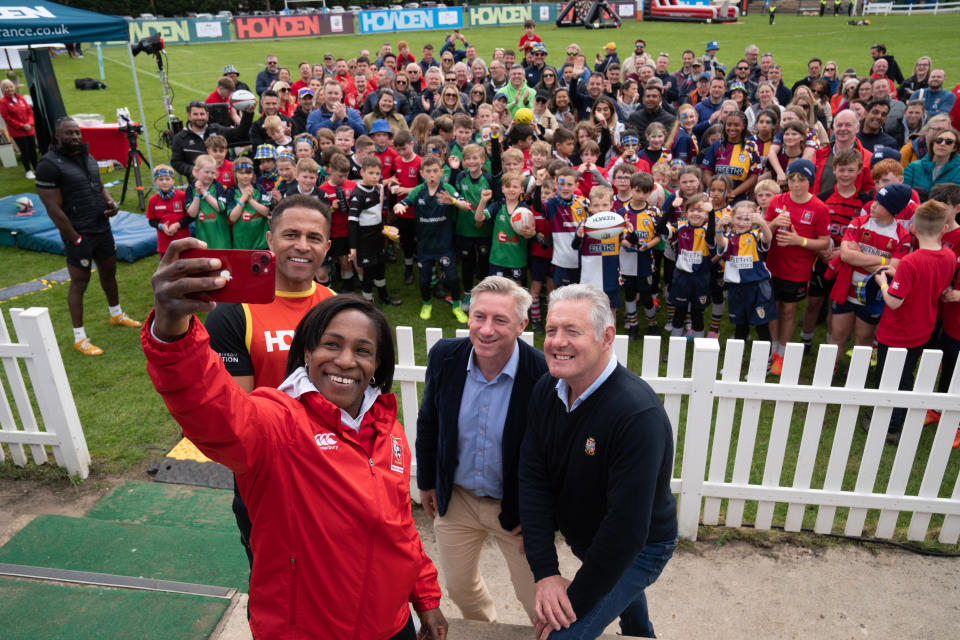 Maggie Alphonsi takes a selfie with fellow rugby legends Jason Robinson, Tyrone Howe and Gavin Hastings