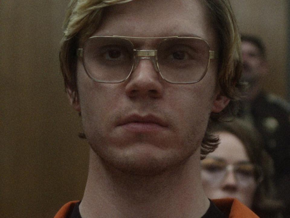In "Dahmer - Monster: Die Geschichte von Jeffrey Dahmer" wird Evan Peters zu einem der berüchtigtsten Serienmörder der US-Geschichte. (Bild: Netflix)