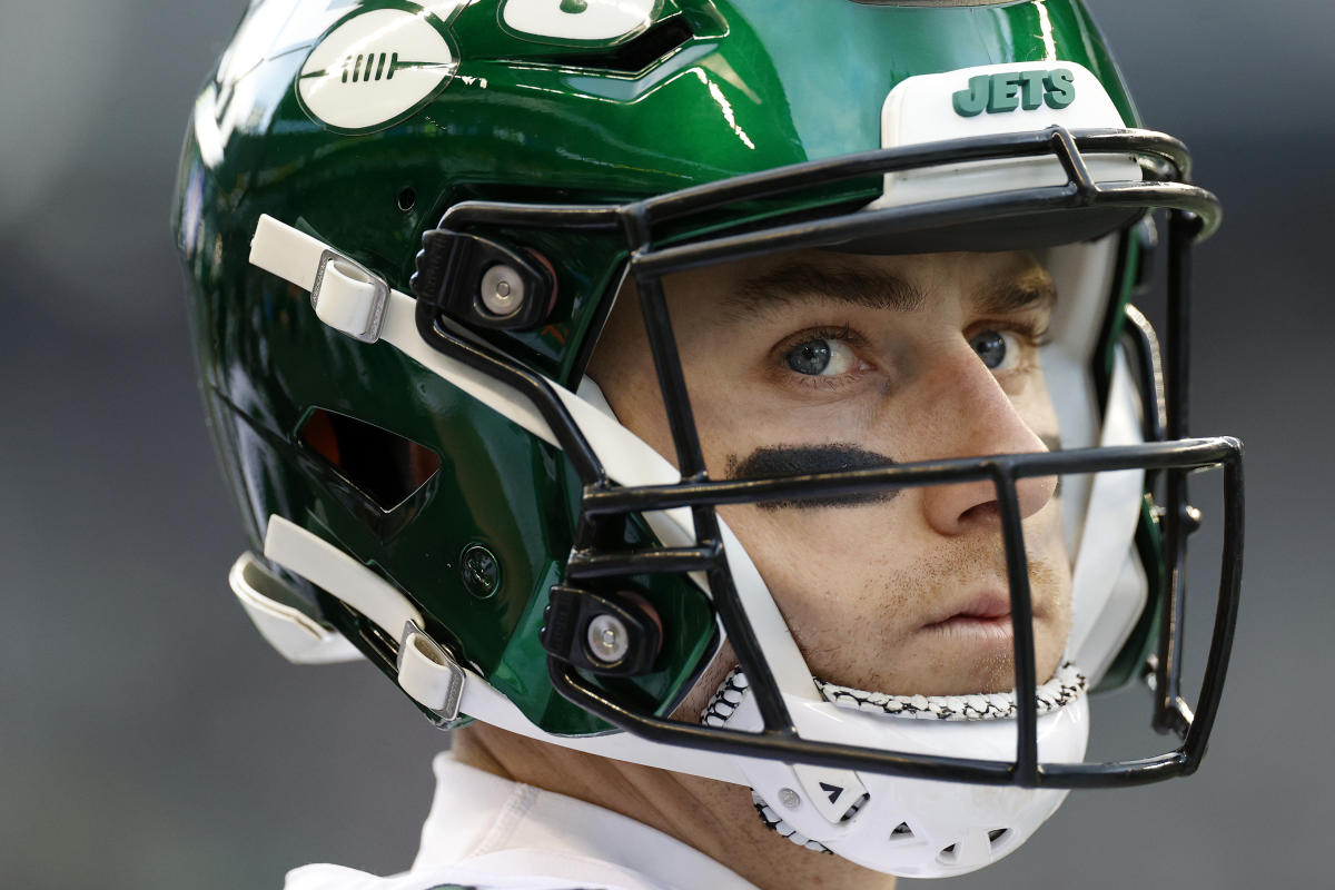 New York Jets quarterback Mike White (5) passes against the Seattle  Seahawks during an NFL football game, Sunday, Jan. 1, 2023, in Seattle. (AP  Photo/Ted S. Warren Stock Photo - Alamy