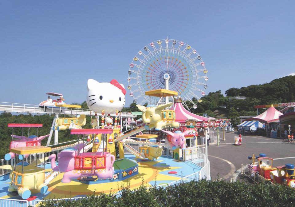 日本旅遊｜Hello Kitty景點熱門推薦Top4！淡路島巨大打卡頭像、Hello Kitty主題列車、大型燈光SHOW