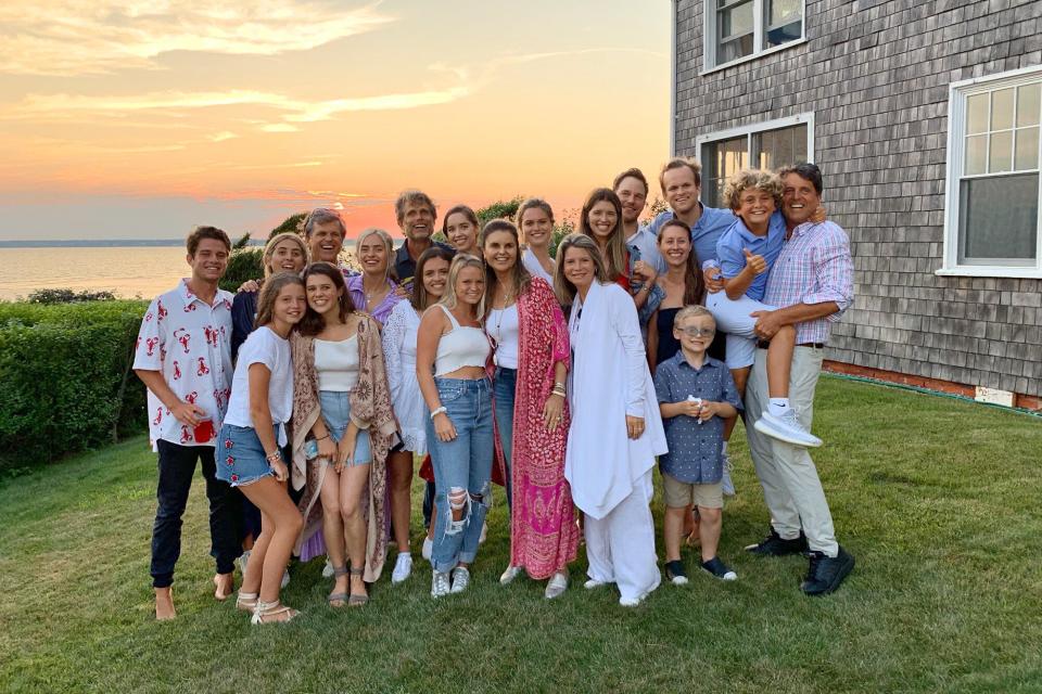 July 4, 2019 Beach Photo (FROM LEFT TO RIGHT)1.Tommy Shriver2.Eunice Shriver (above)3.Emma Shriver (below)4.Tim Shriver (above)5.Caroline Shriver (below)6.Carolina Shriver7.Anthony Shriver8.Francesca Shriver9.Christina Schwarzenegger (above)10.Mary Elizabeth Shriver (Molly) (below)11.Maria Shriver12.Kathleen Shriver13.Jeanne Shriver14.Katherine Schwarzenegger Pratt15.Chris Pratt16.Tim Shriver, Jr. (above)17.Tamara Day Shriver (middle)18.Jack Pratt (below)19.John Joseph Sargent Shriver (Joey)20.Mark Shriver