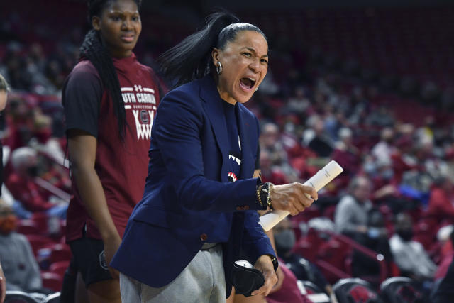 South Carolina women's basketball on winning streak since Dawn Staley put  on these shoes, Sports