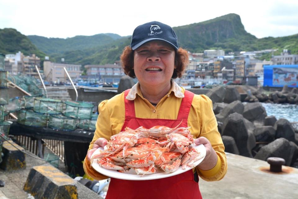 鱻蟹宴今年於10月24日在野柳漁港萬里區漁會席開80桌，邀請800人一同享受美食。   圖：新北市政府／提供