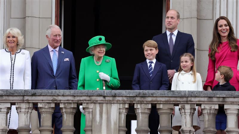 威廉的3名子女過去就曾多次和女王公開現身。（圖／翻攝自the royal family 臉書）