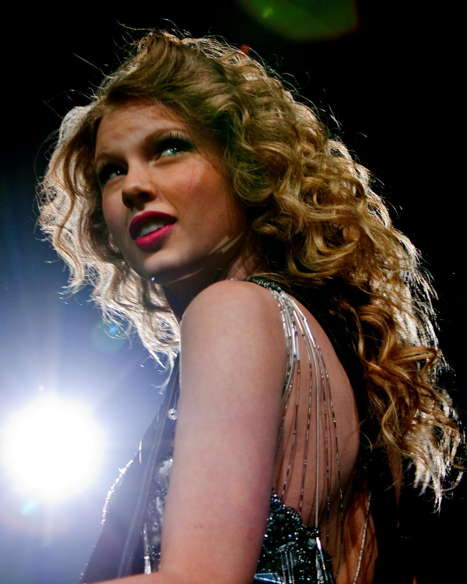 Taylor Swift se presenta durante un concierto con entradas agotadas en el Verizon Center de Washington, el 1.° de junio de 2010. (Doug Mills/The New York Times)
