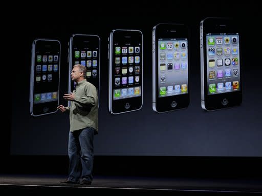 El nuevo iPhone 5 aumenta su pantalla, que pasa a ser de 4 pulgadas con una proporción de 16:9, como un televisor, en lugar del 3:2 de modelos previos.