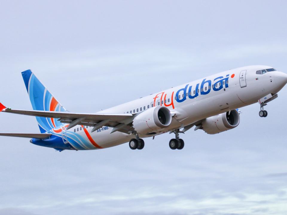 A flydubai 737 MAX 8 performs a test flight at Paine Field in the US (AirlineGeeks)