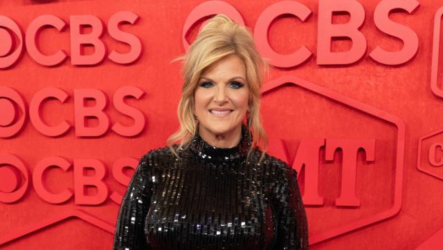 Trisha Yearwood Stuns in New Photos With Husband Garth Brooks for Special  Honor