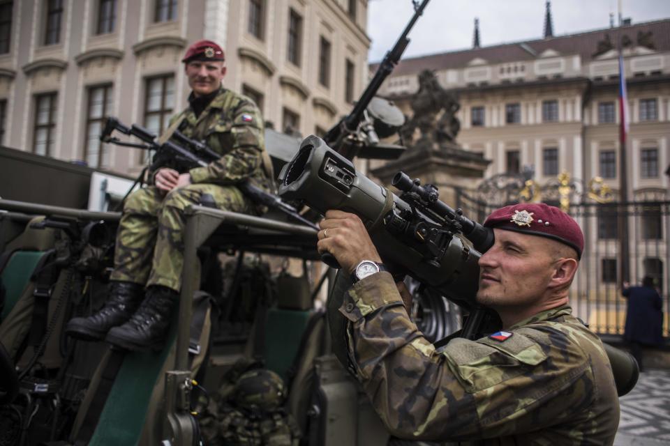 <p>Am 1. Juni 2005 wurde die Wehrpflicht in Tschechien abgeschafft und das Heer professionalisiert. Eine Rückkehr zur allgemeinen Wehrpflicht wurde allerdings mehrfach diskutiert. (Bild: Matej Divizna/Getty Images) </p>