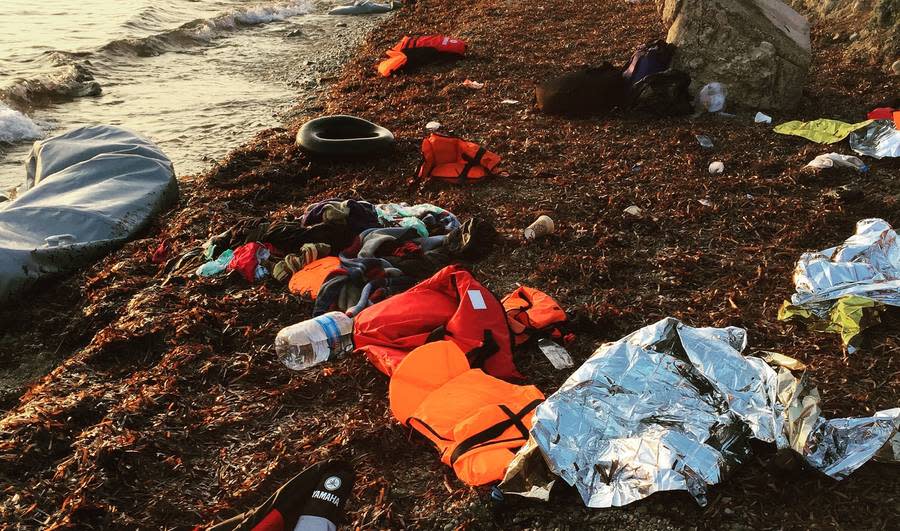 17 Gut-Wrenching Photos Show the Crisis Everyone Needs to Remember This Christmas