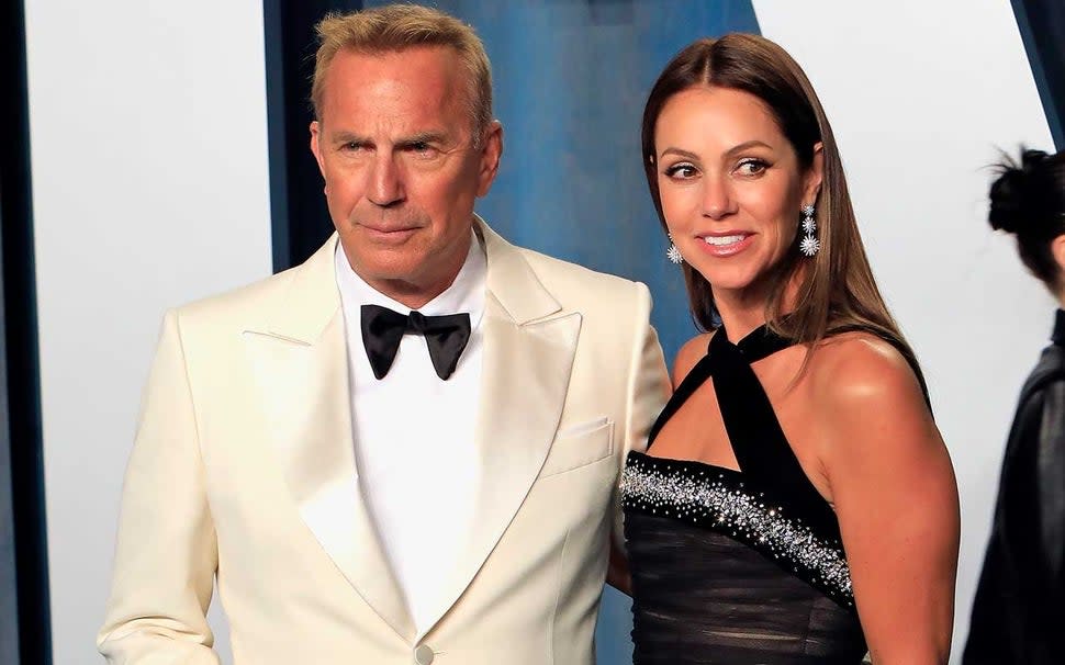 Kevin Costner, Christine Baumgartner