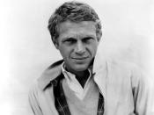 Steve McQueen spielte 1968 die Hauptrolle in "Bullitt". Und stellte ein Jahr später den Patentantrag für den Schalensitz, auf dem er im Film saß. Der vierrädrige Hauptdarsteller des Films war übrigens ein Ford Mustang. (Bild: ARTE)