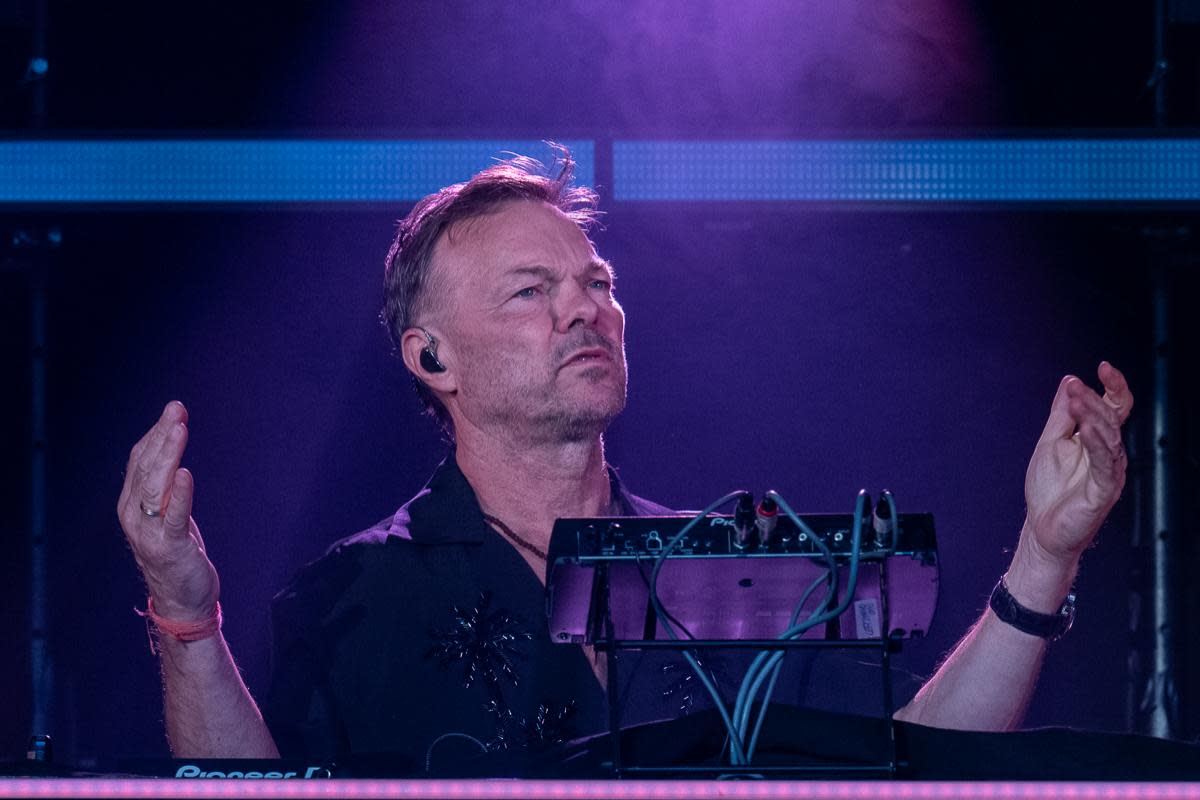 Pete Tong performs at Haydock Park Racecourse. Picture: Mark Ellis/Jockey Club Live