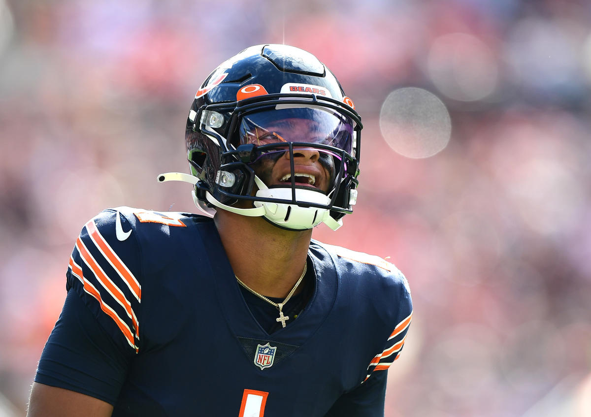 Justin Fields opens up on Bears offensive struggles amid 2-1 start