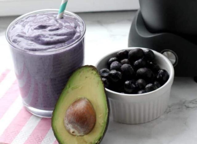 Easy Blackberry Smoothie Recipe - Eating Bird Food