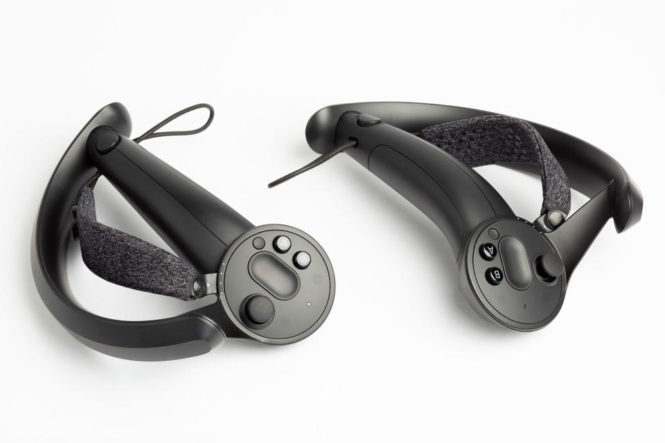 Valve has debuted the latest Knuckles EV3 VR finger tracking controller with