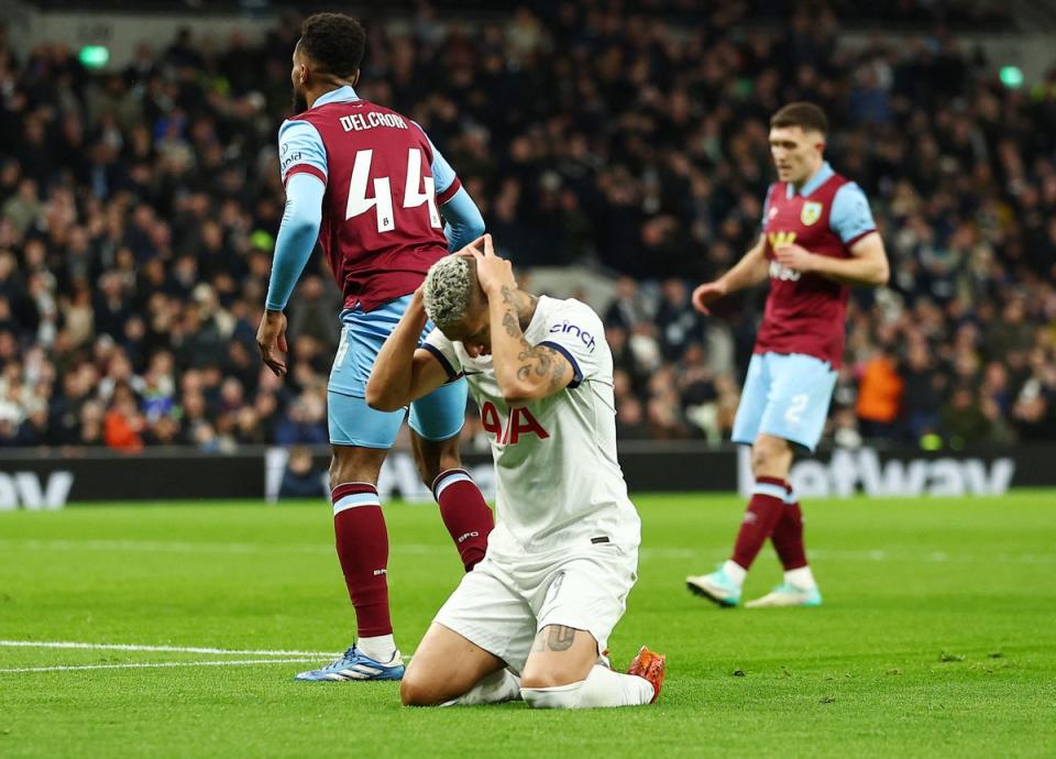 It was a bad night for Richarlison, who struggled up front (REUTERS)