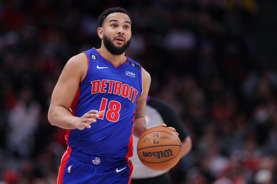 CHICAGO, IL - APRIL 09: Detroit Pistons guard Cory Joseph (18) brings the ball up court during a NBA game between the Detroit Pistons and the Chicago Bulls on April 9, 2023 at the United Center in Chicago, IL. (Photo by Melissa Tamez/Icon Sportswire via Getty Images)