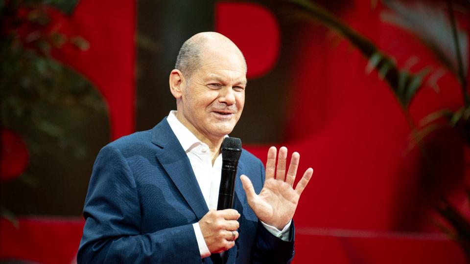 SPD-Kanzlerkandidat Olaf Scholz spricht beim digitalen SPD-Zukunftscamp im Willy-Brandt-Haus in Berlin.