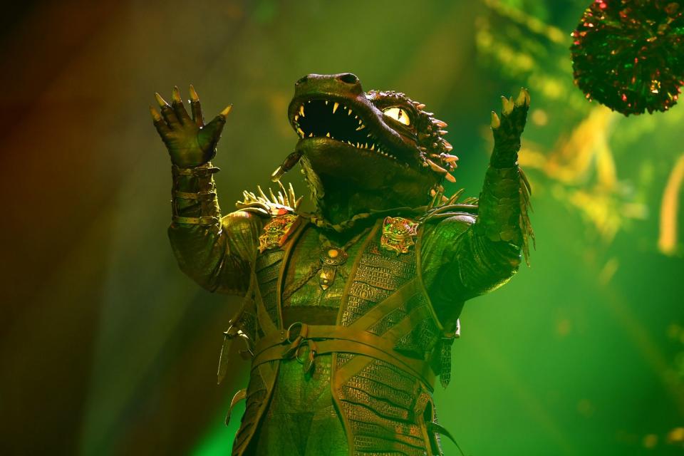 Kurioser Verdacht bei "The Masked Singer": Könnnte sich im Kostüm des Krokodils tatsächlich Markus Söder verstecken? Oder gar Thomas Gottschalk? (Bild: ProSieben/Julia Feldhagen)