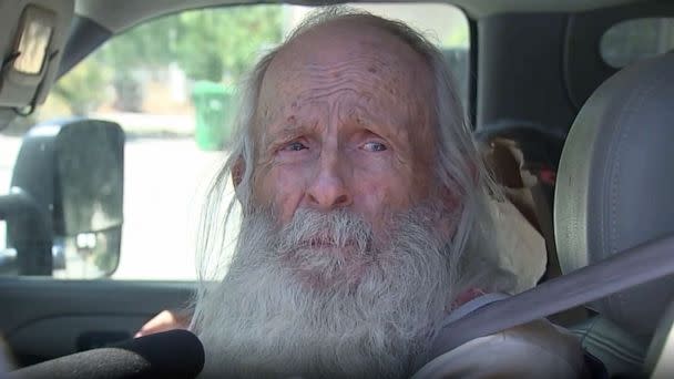 PHOTO: Joe Howard Teague, 93, of Moreno Valley, California, speaks to reporters on June 30, 2022,  about confronting a group of burglars at his home and shooting one.  (KABC)