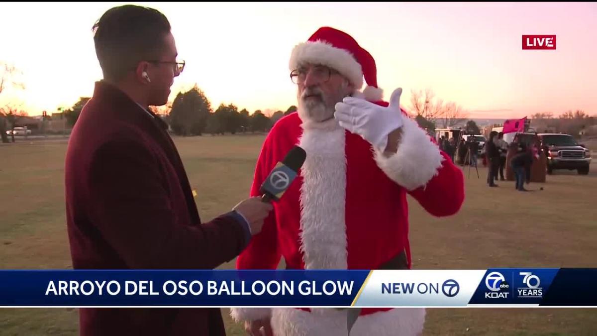 Santa sighting at Arroyo del Oso balloon glow