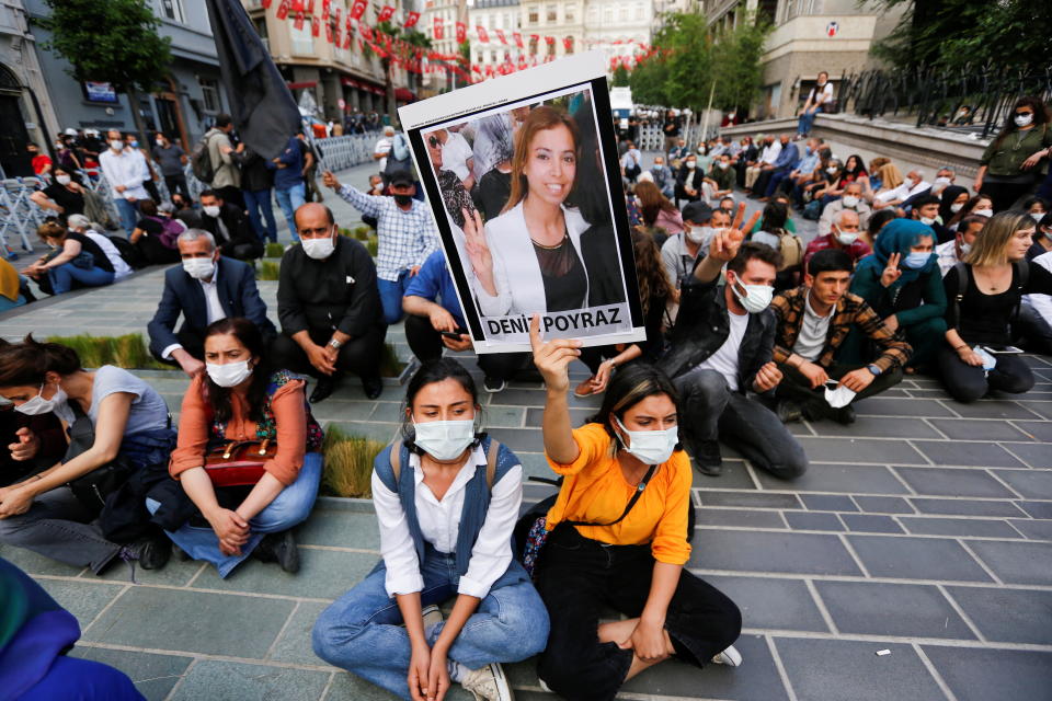 Protest nach dem Anschlag in Istanbul (Bild: REUTERS/Dilara Senkaya)