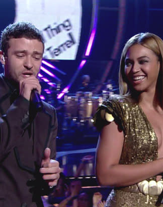 Beyonce & Justin Timberlake Kiss At Party?