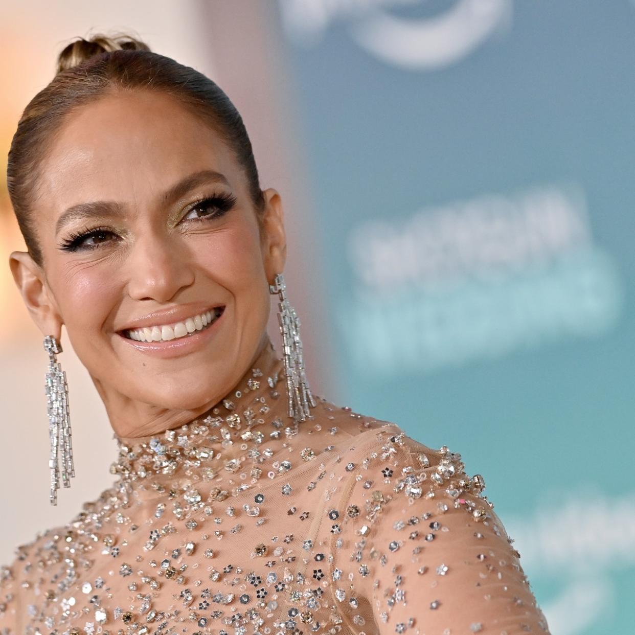  Jennifer Lopez at a premiere 