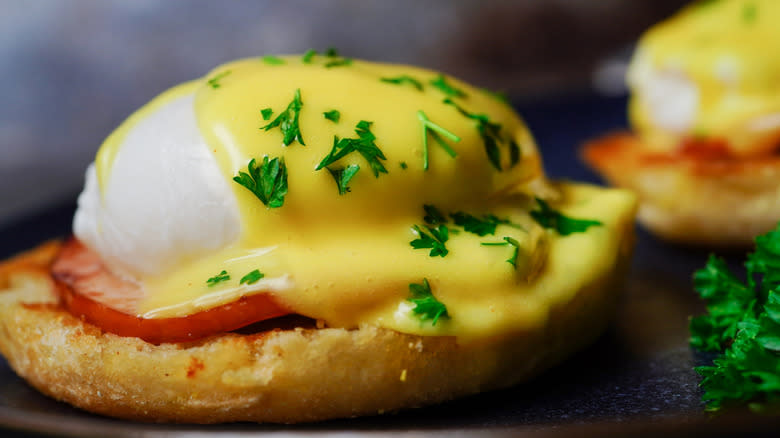 eggs benedict close up