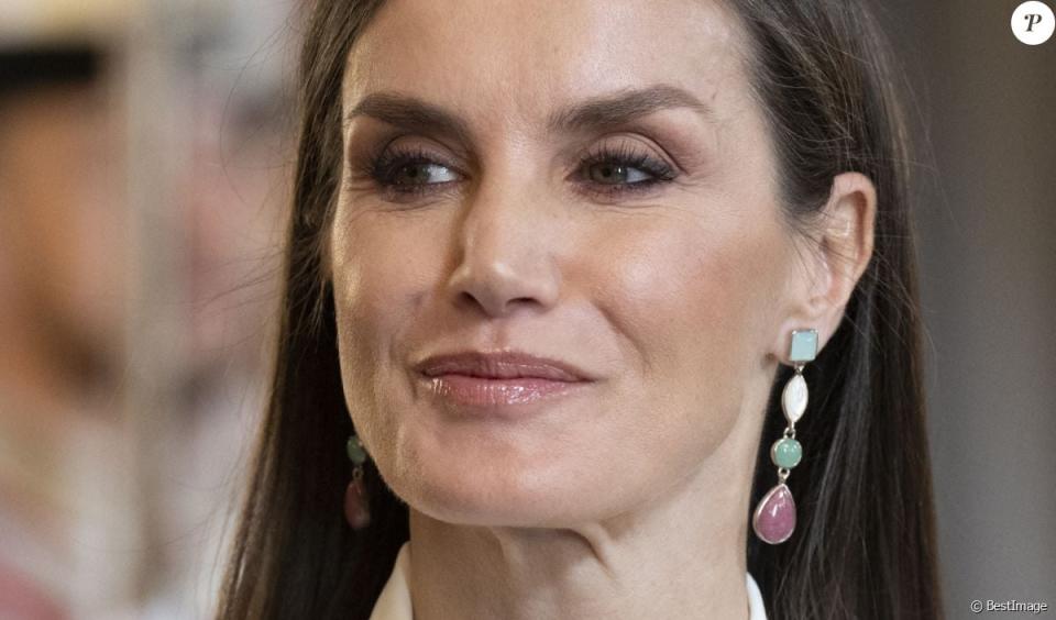 Letizia d'Espagne méconnaissable : son passé ressurgit, des fans choqués par l'apparence de la reine - BestImage