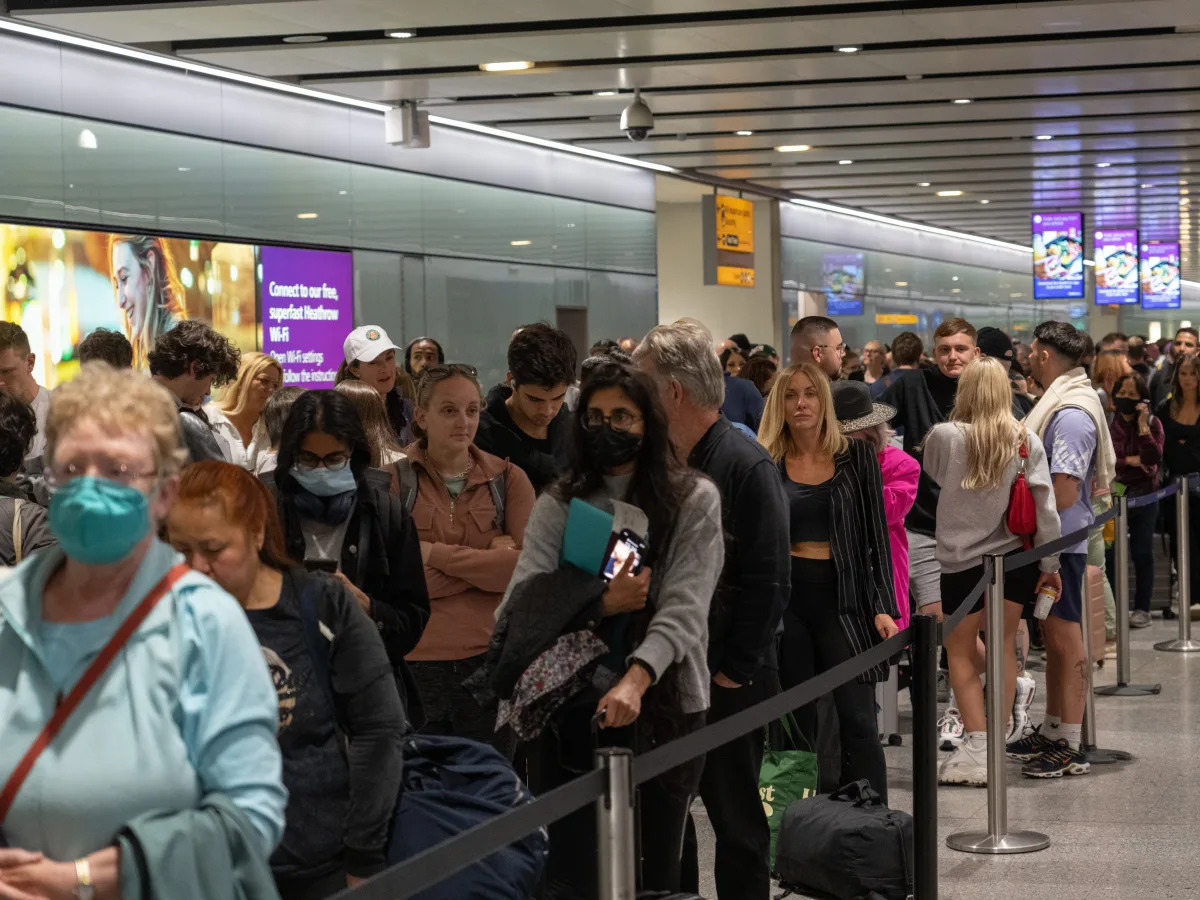 One of the world's busiest airports has cancelled flights because it expects mor..