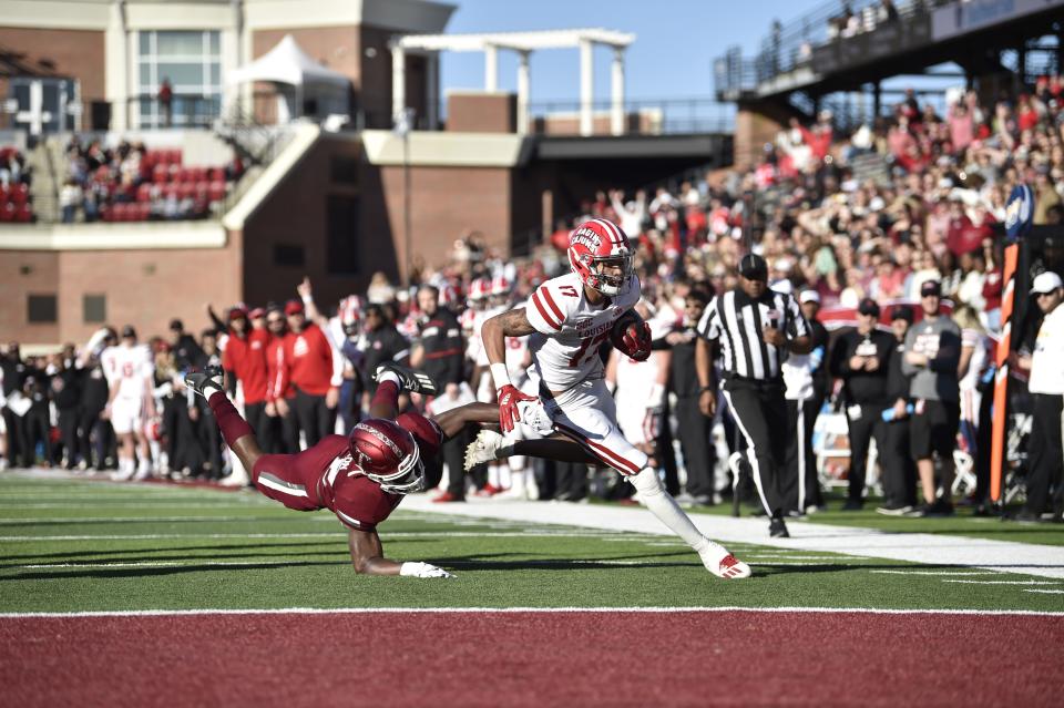 UL receiver Dontae Fleming (17) scores on a 15-yard touchdown throw from Levi Lewis in Saturday's Sun Belt win at Troy.