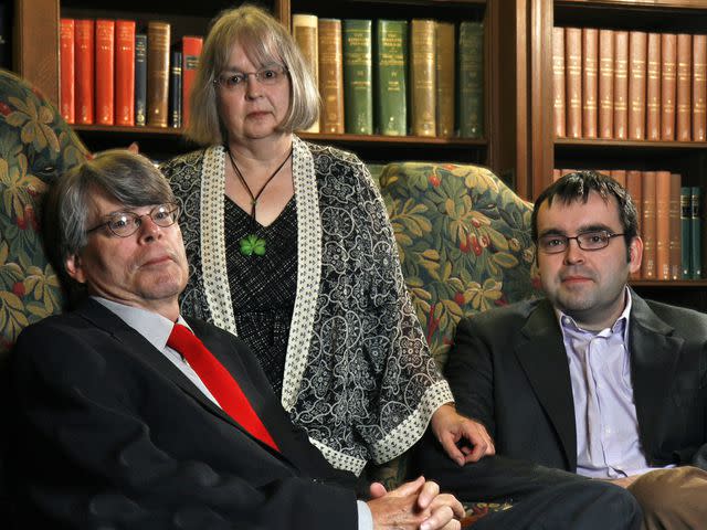 <p>Bill O'Leary/The Washington Post/Getty</p> Stephen King, Tabitha King, and Owen King, at the Shakespeare library reading room