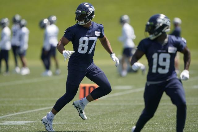 Can't-Miss Play: Ex-Broncos teammates Seattle Seahawks quarterback Drew Lock  and tight end Noah Fant connect for 51-yard gain down sideline