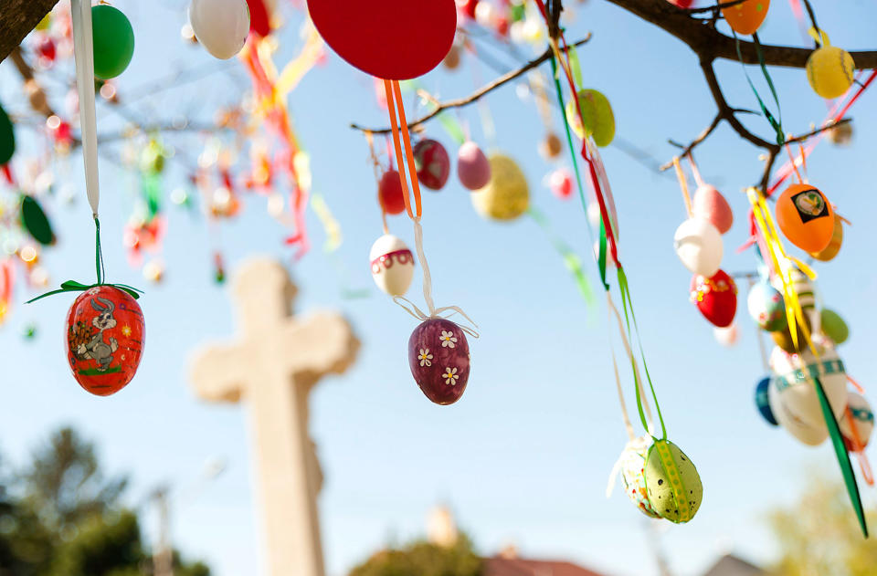 1,600 painted Easter eggs in Csallokozcsutortok