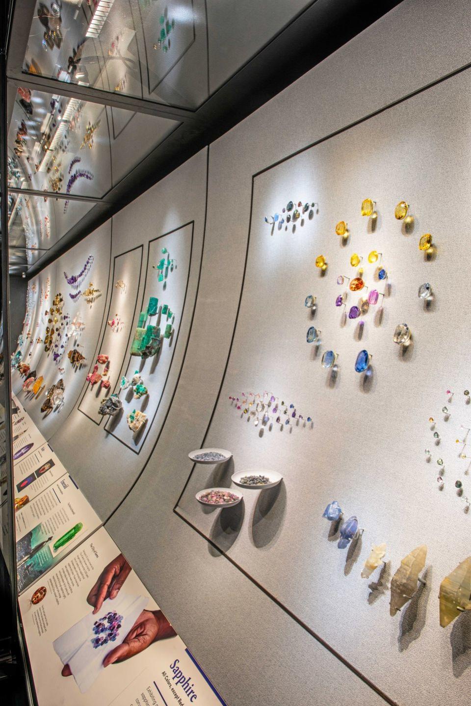 16) American Museum of Natural History Opens Mignone Halls of Gems and Minerals