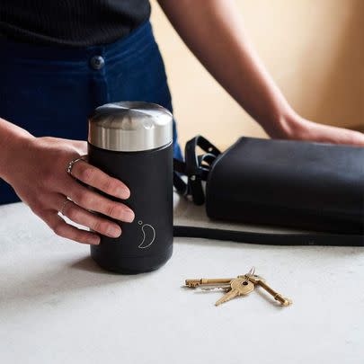 This leak-proof, insulated foot pot