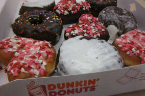 Dunkin' Donuts doughnuts box for Valentine's Dayhttp://www.slashfood.com/2011/02/01/dunkin-donuts-cocoa-yeast-donuts-reviewe