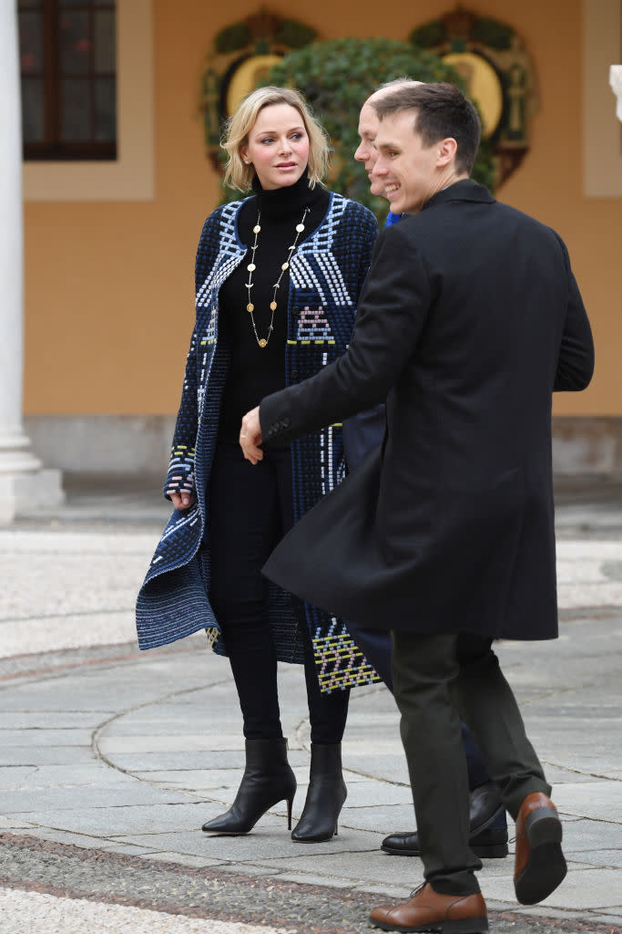 Charlène von Monaco in einem gemusterten Kurzmantel. (Bild: Getty Images)