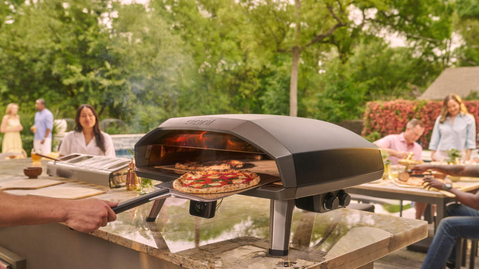 Ooni Koda Max cooking two pizzas at once