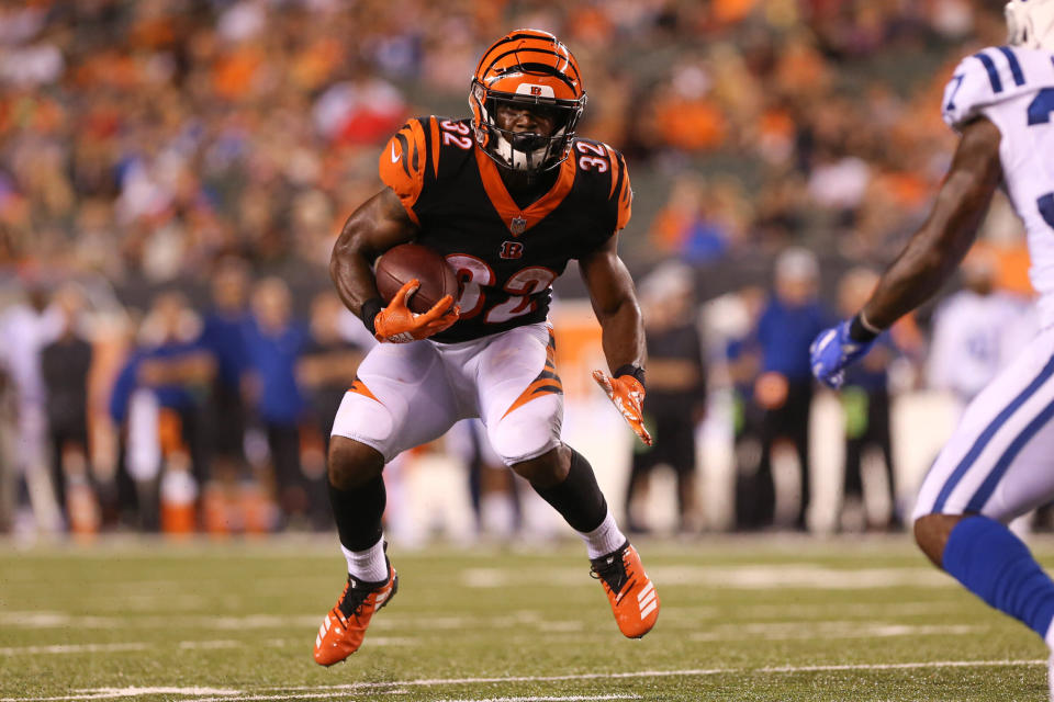 CINCINNATI, OH - AUGUST 30: Cincinnati Bengals running back Mark Walton (32) carries the ball during the preseason game against the Indianapolis Colts and the Cincinnati Bengals on August 30th 2018, at Paul Brown in Cincinnati, OH. (Photo by Ian Johnson/Icon Sportswire via Getty Images)