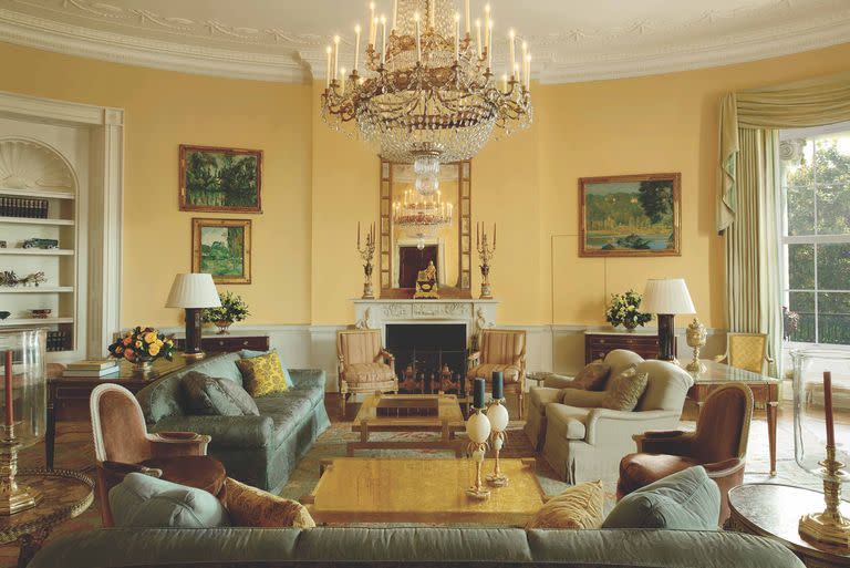 What Moving Day at the White House Is Really Like, According to Designer Michael S. Smith