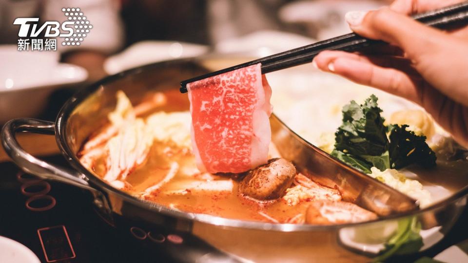 應適當吃些溫熱食物以祛寒補氣血。（示意圖／shutterstock達志影像） 