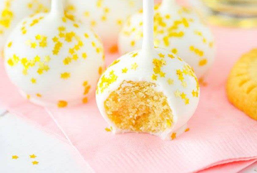 Sweet: No Bake Champagne Cookie Pops